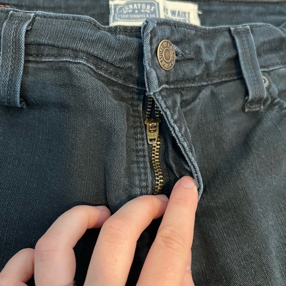 𝅺levi’s Women’s Blue/Black Boot Cut Jeans Size 8 - Picture 3 of 10